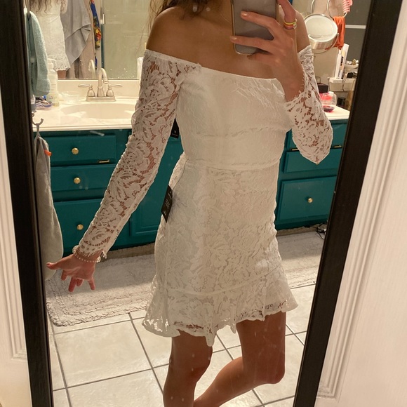 BNWT white lace off-the-shoulder mini - Picture 4 of 4